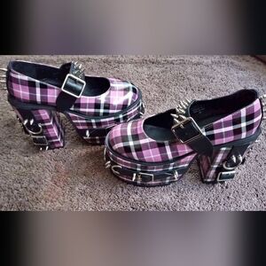 Current Mood Plaid Heels Spike Size 9
